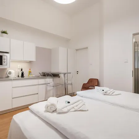 Apartment Klauzal Garden City Studio K21